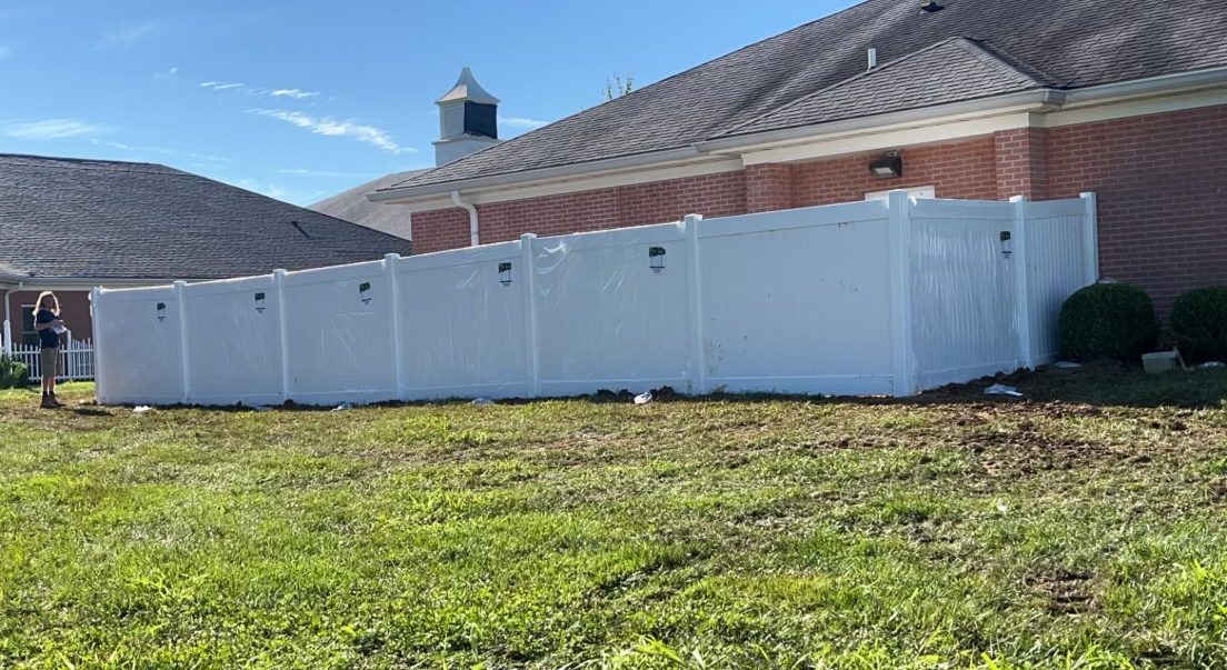 Vinyl privacy fence — S&S Fencing project 6