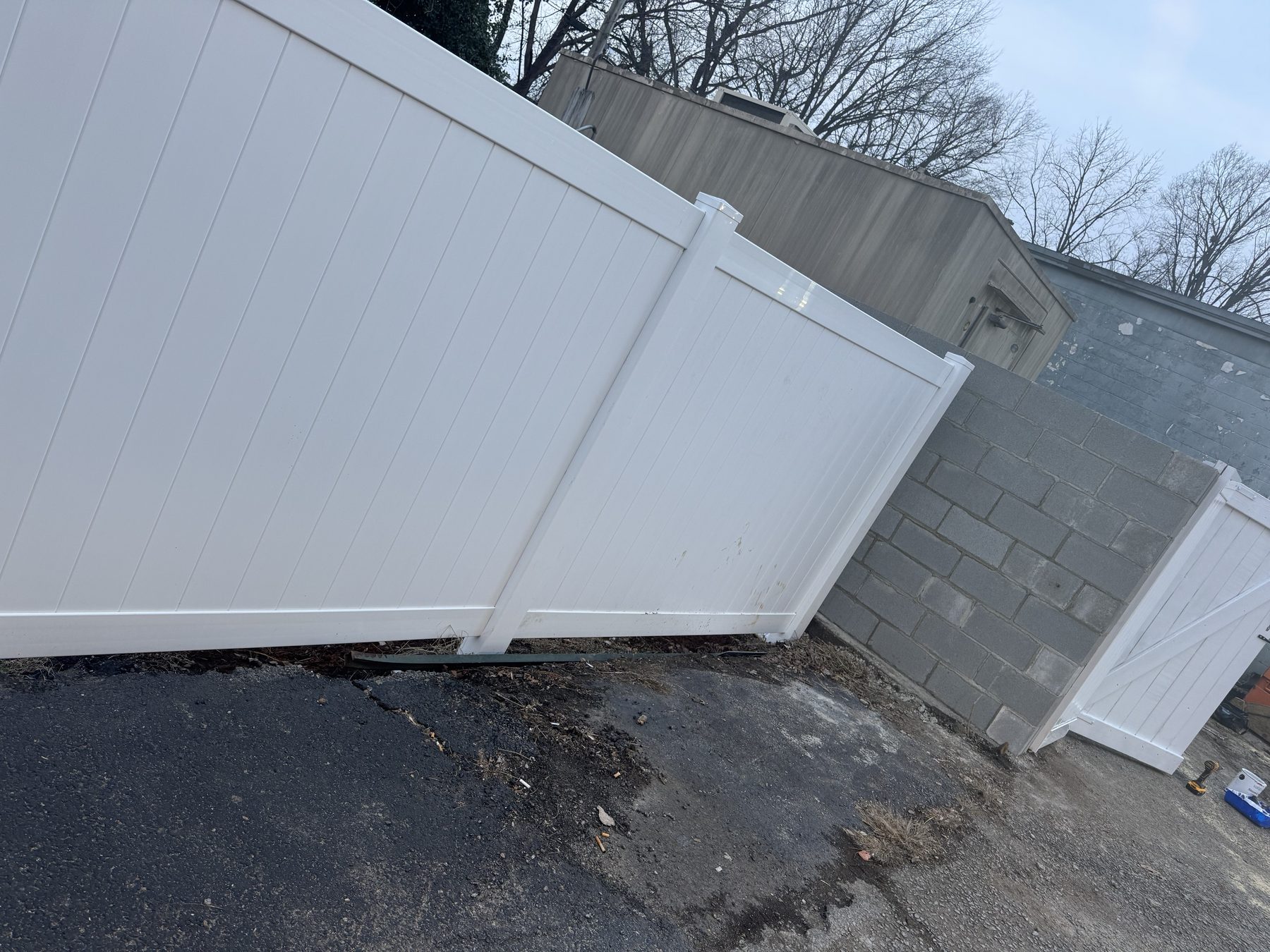 Vinyl privacy fence — S&S Fencing project 1